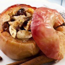 Mele cotte al forno con uvetta e frutta secca