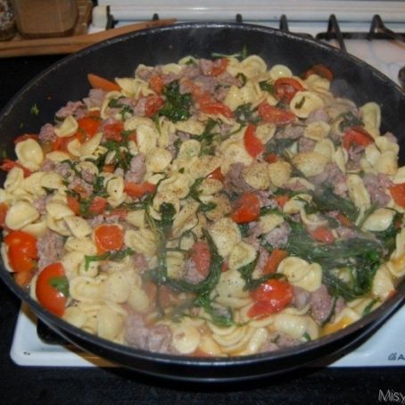 ORECCHIETTE CON SALSICCIA E RUCOLA