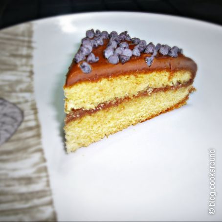 Dolce con crema al cioccolato e limoncello