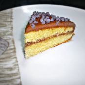 Dolce con crema al cioccolato e limoncello