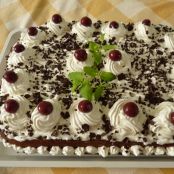 TORTA AL CACAO CON CREMA AL MASCARPONE E AMARENE