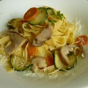 TAGLIATELLE CON PORCINI E VERDURE
