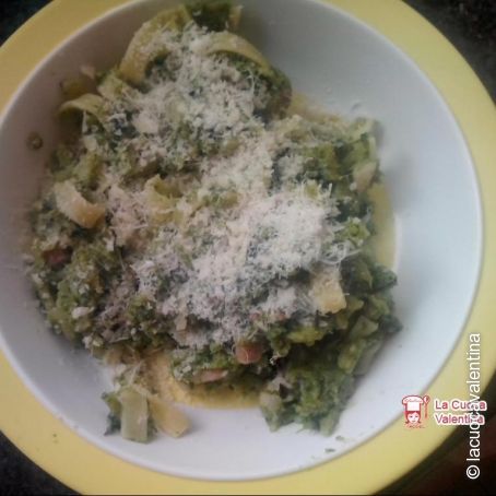 Pasta con broccoli e pancetta