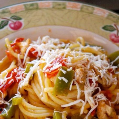 Spaghetti pollo e peperoni