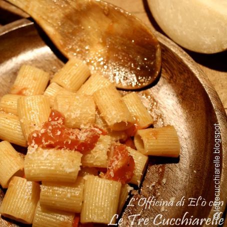 Pasta con pomodorini e ricotta salata