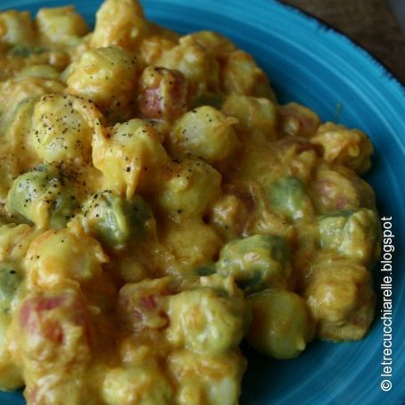 Gnocchetti colorati con zucca, philadelphia e zafferano