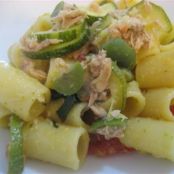 Pasta fredda con zucchine e tonno