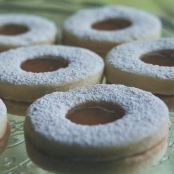 OCCHIETTI DI BUE CON CONFETTURA DI MELE COTOGNE
