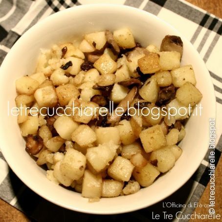 Cubetti di patate con funghi