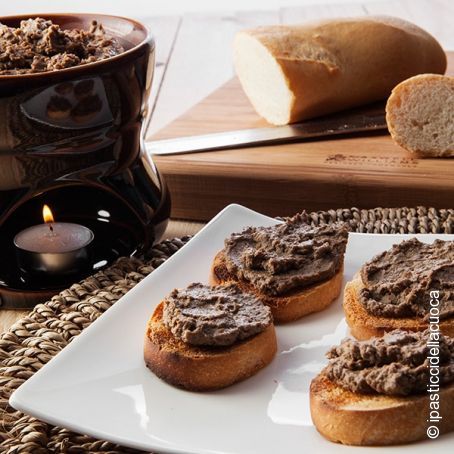 Crostini con patè di fegatini