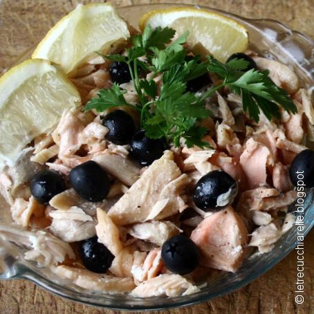 Insalata di salmone con crema di avocado
