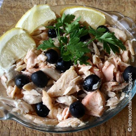 Insalata di salmone con crema di avocado