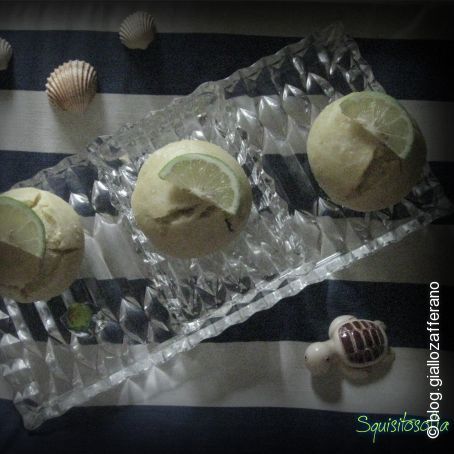Muffin salati al lime con crema al fagiolino e feta