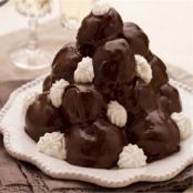 Profiterole con crema al cioccolato