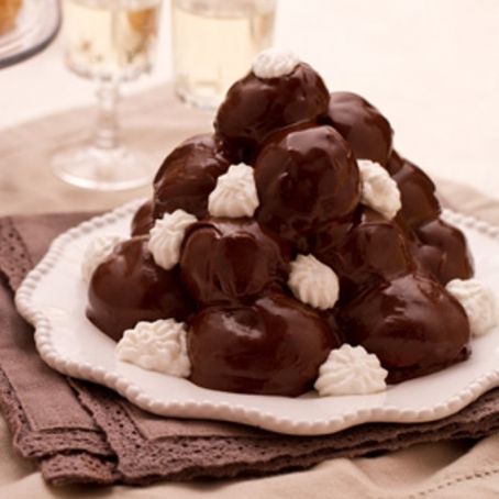 PROFITEROLES AL CIOCCOLATO