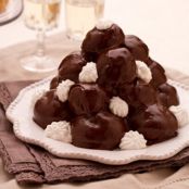 PROFITEROLES AL CIOCCOLATO