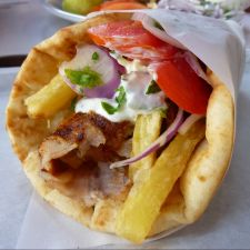 PITA GYROS FETA AL FORNO E PITHIVIER DI ZUCCA RICOTTA E SPECK