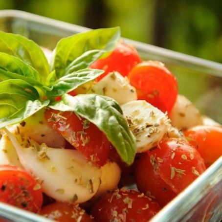 Caprese pomodorini e mozzarelline