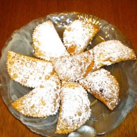 Ravioli fritti  dolci con ricotta e cioccolato