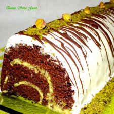 Rotolo al cioccolato amaro e pistacchio di Bronte