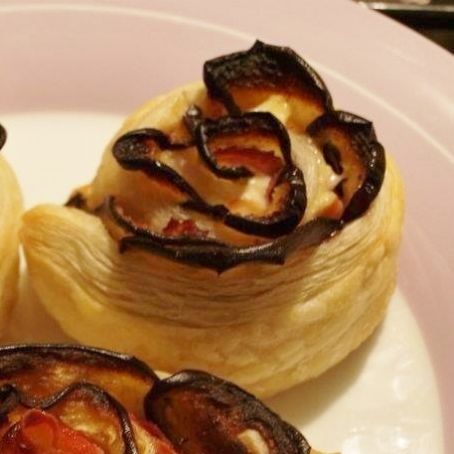 Rose di sfoglie e melanzane