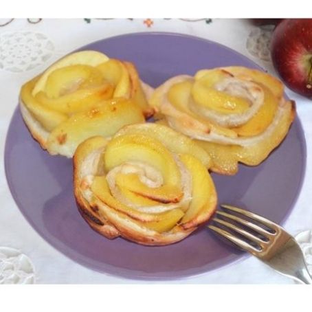 Rose di mele e pasta sfoglia