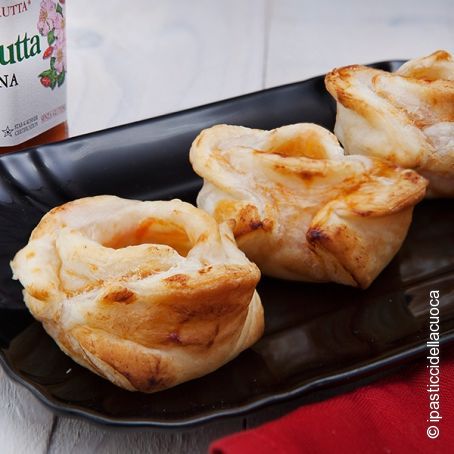 Roselline alla rosa canina e taleggio