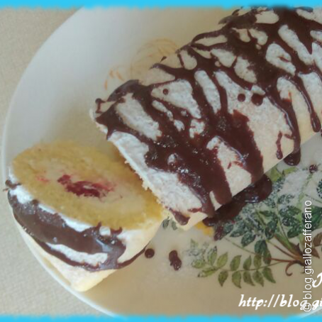 rotolo panna e lamponi