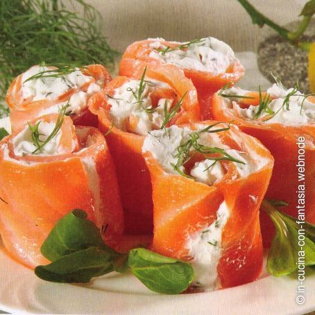 Involtini di salmone affumicato ripieni