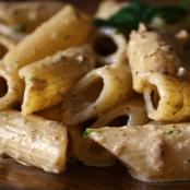 Penne rigate con salsa alle noci