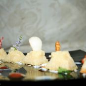 Scomporre e ricomporre. Piccole piramidi di pasta: carbonara, amatriciana, cacio e pepe, ragù bianco, aglio olio e peperoncino con roux al sedano rapa.