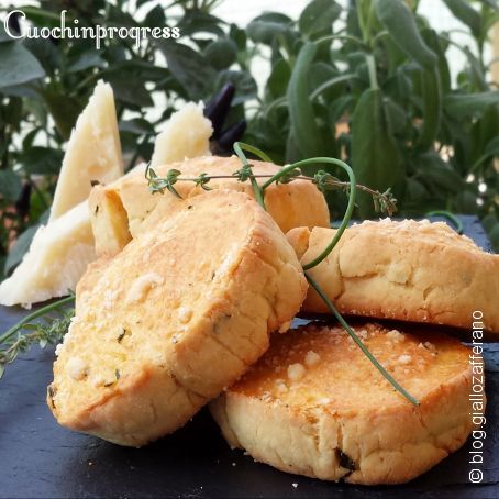 Scones salati parmigiano e erbette