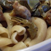 Pasta con carciofi e salsiccia