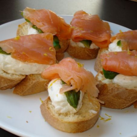 Sfoglie con salmone e pomodorini