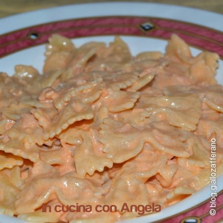 Farfalle al salmone