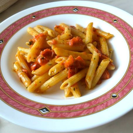 Pennette con pomodorini e pesto