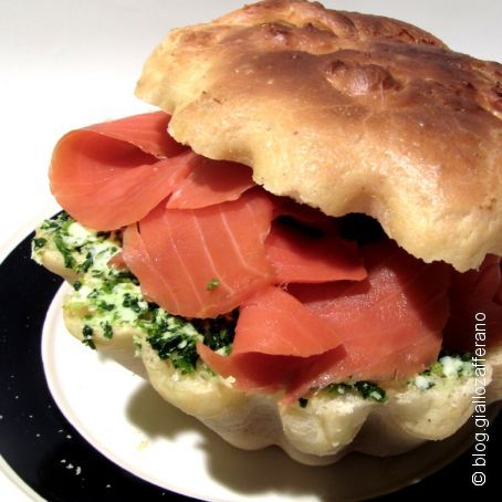 Sorpresa di pan brioche al salmone