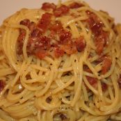 Spaghetti alla carbonara con guanciale