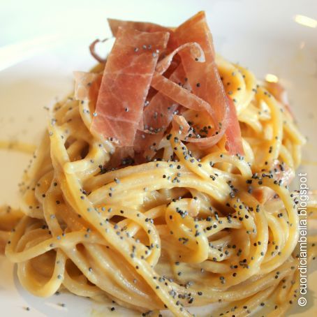 Spaghetti integrali alla crema di Zucca e Ricotta con Prosciutto Crudo e Semi di Papavero