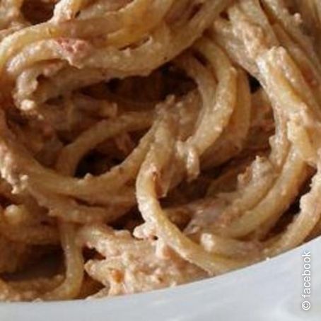 Spaghetti ricotta e mandorle