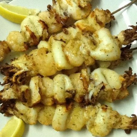 Spiedini di calamari e gamberi alla brace