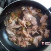 Come utilizzare il pollo cotto nel brodo