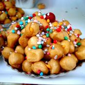 Struffoli napoletani dolci fritti