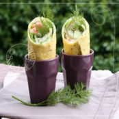 Wraps di salmone all'aneto, cetriolo e pomodoro