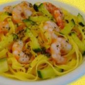 Pasta zucchine, gamberetti e salmone