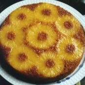 Torta all'ananas sciroppato