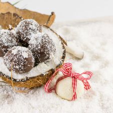Palline al cocco e mandorle