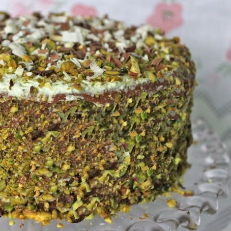 TORTA MARGHERITA CON CREMA CHANTILLY, GOCCE DI CIOCCOLATO E PISTACCHI