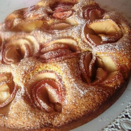 TORTA CON ROSELLINE DI MELA