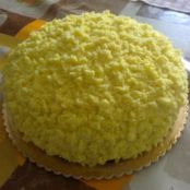 Torta mimosa ananas e panna montata